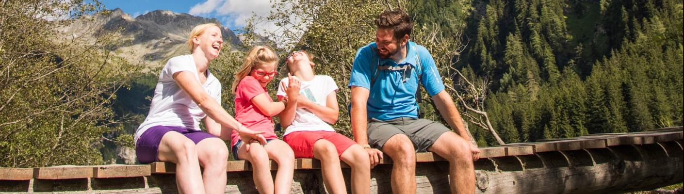 Spaß beim Wandern mit der Familie im Seebachtal