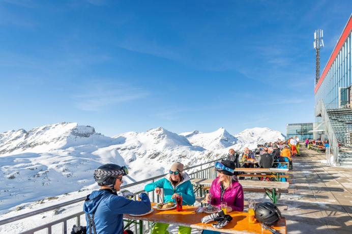 Mittagessen auf der Terrasse - Glaspalast